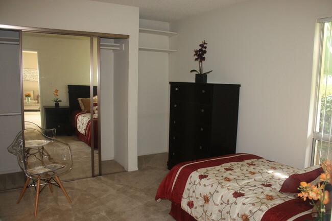 Interior Photo - Woodcreek