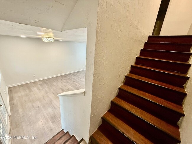 Building Photo - 2943 Bayshore Dr E