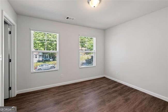 Building Photo - 1139 Lookout Ave NW