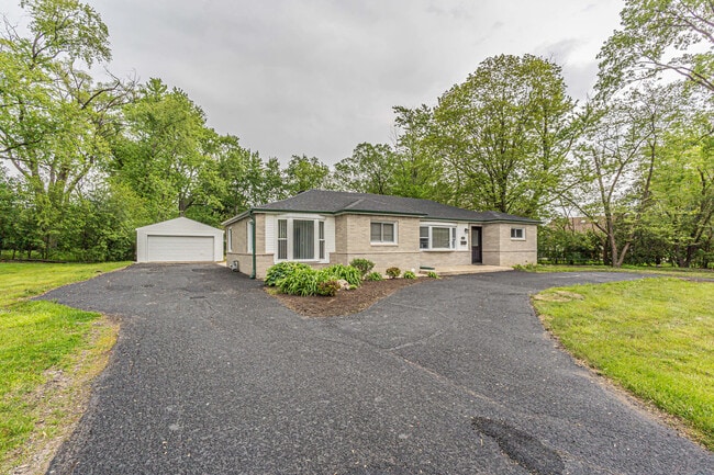 Building Photo - 1055 N Bluebonnet Ln