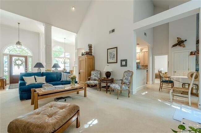 Building Photo - 322 Pebble Trail