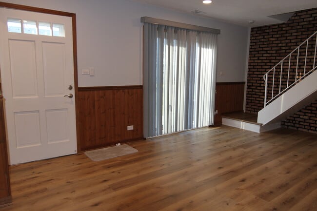 Building Photo - 184 Betty Ct