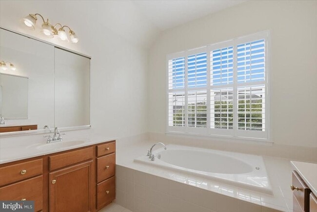 Building Photo - 20242 Hidden Creek Ct