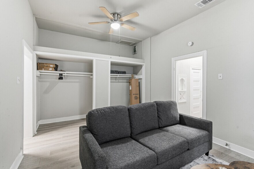 Building Photo - 314 W Cevallos