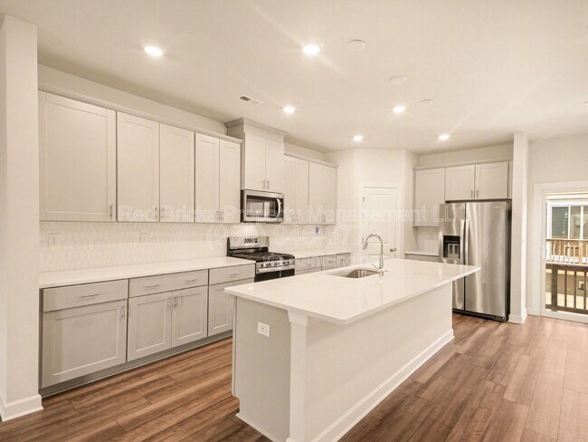 Building Photo - 4426 Millennium Ave