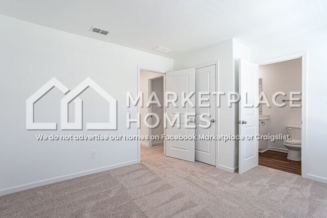 Building Photo - 124 Harpy Dr
