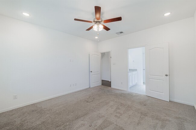 Building Photo - 31319 Horseshoe Meadow Bend Ln