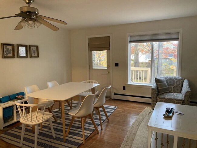 Building Photo - Spacious 2BR/1.5BA w/ Loft Available Now!!!  - Partially Furnished Winter Rental