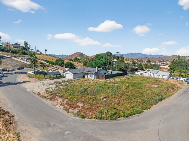 Building Photo - 29121 Ave De Las Flores