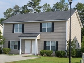 Building Photo - 3 bedroom, 2 1/2 bath Duplex