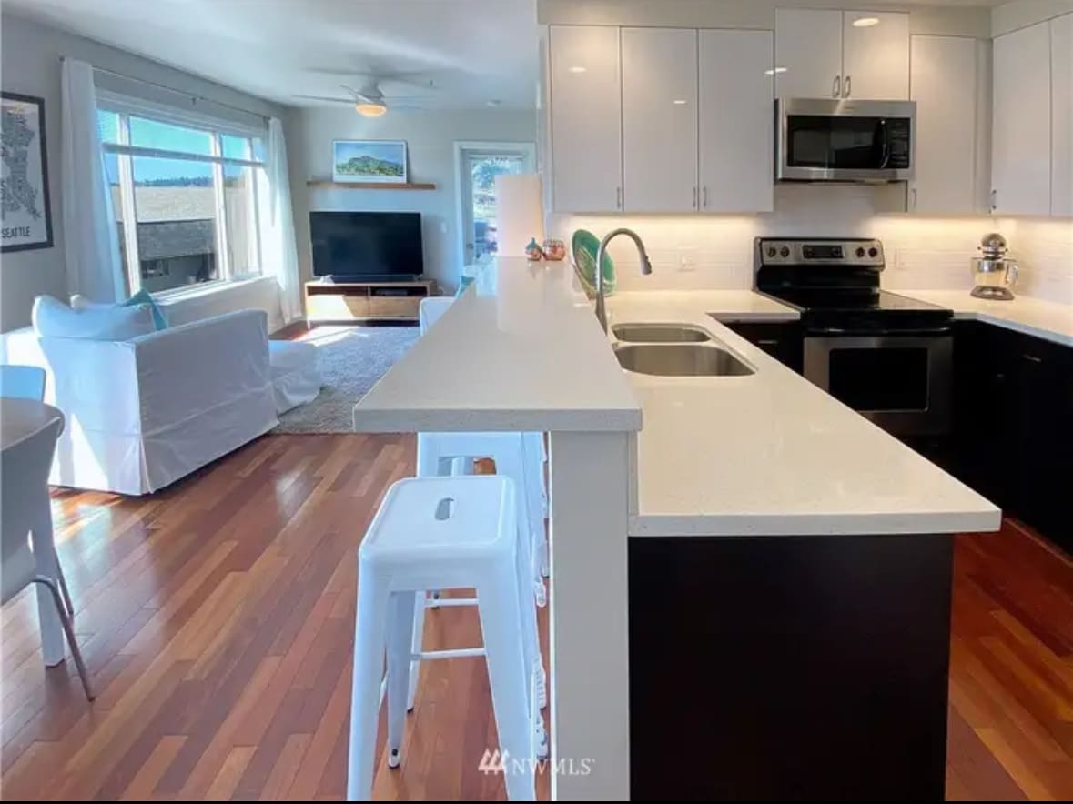 Building Photo - 6219 NE 181st St