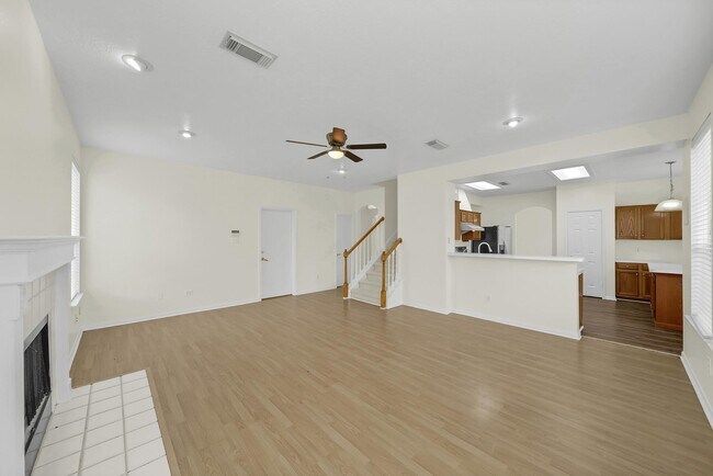 Building Photo - 15322 Vintage Oak Ln