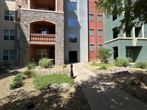 Building Photo - Luxury guard-gated mid-rise Manhattan Cond...