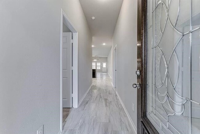 Building Photo - 2702 Golden Hills Ct