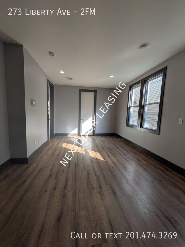 Building Photo - 273 Liberty Ave
