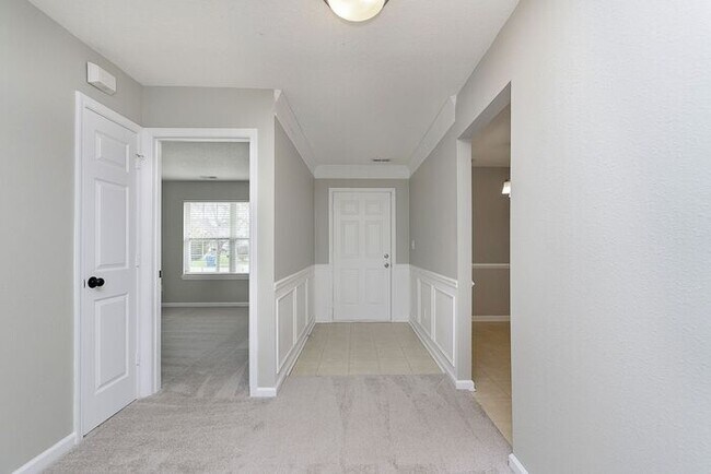 Building Photo - Newly Refurbished 3-Bedroom Ranch in Noblesville!
