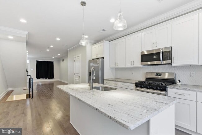 Building Photo - 1752 N 27th St