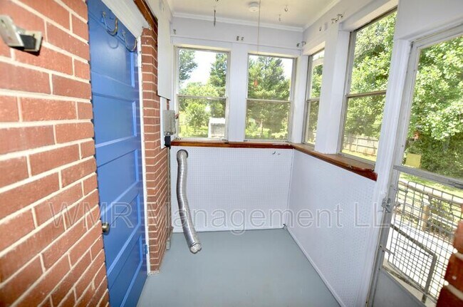 Building Photo - 4120 Leeds Dr