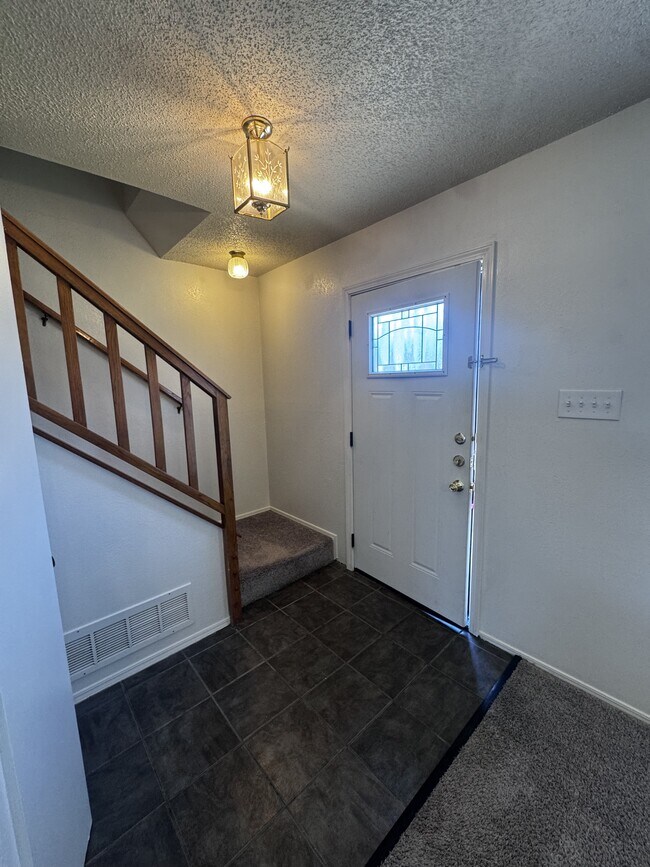Building Photo - 1613 Bobby Lee Dr