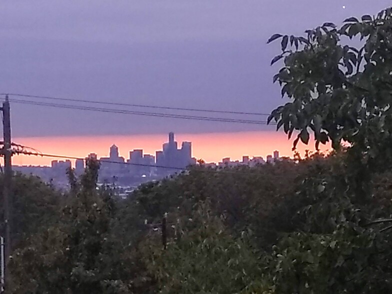 Building Photo - 1212 S 101st St