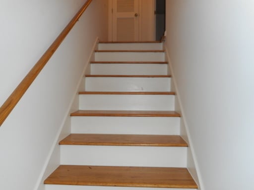 Building Photo - 2 bedroom 1.5 bathroom townhouse