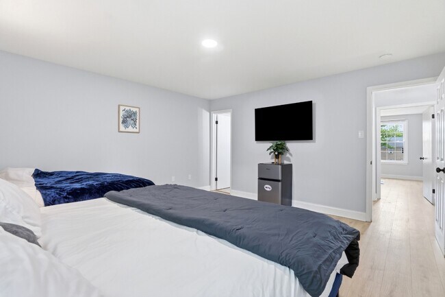 Building Photo - 742 Quince Orchard Blvd