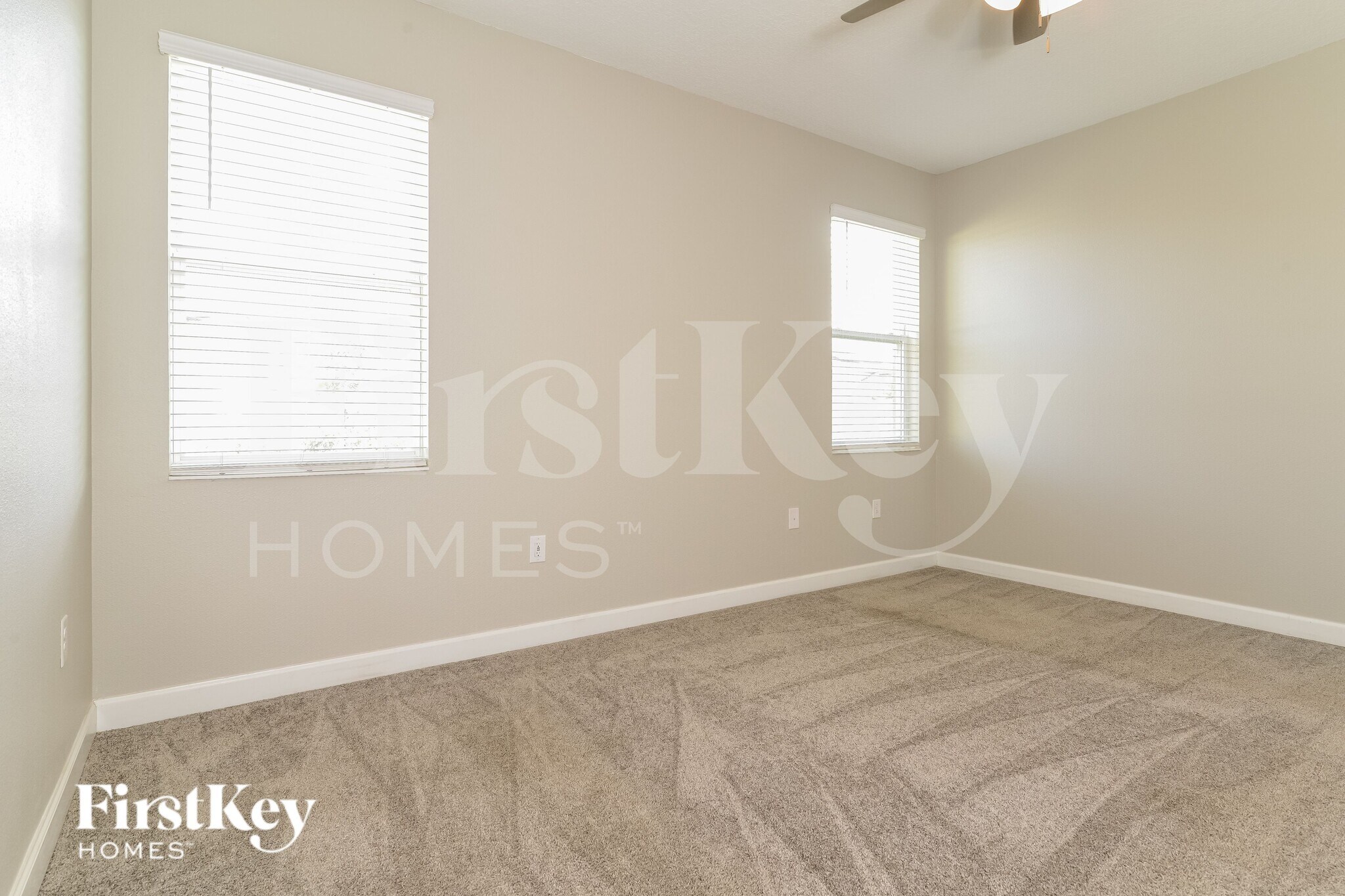 Building Photo - 1320 Oak Crest St