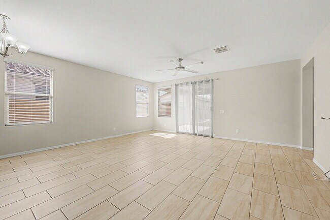 Building Photo - Glendale Home