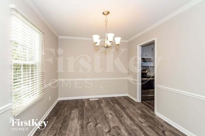 Building Photo - 2207 Vicki Dr