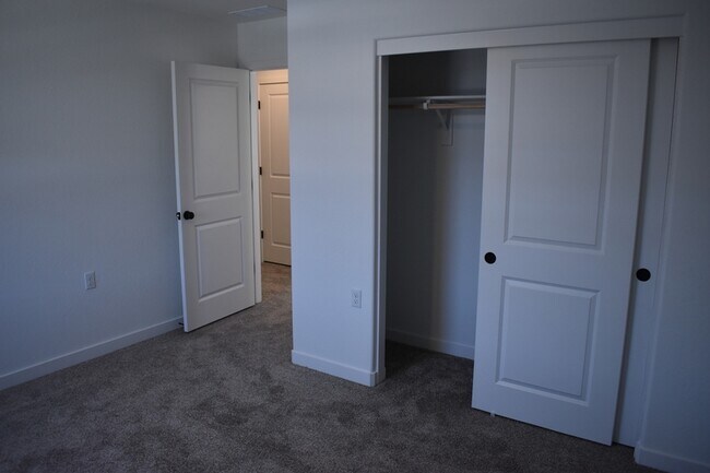 Building Photo - 4123 Scarlet Ct