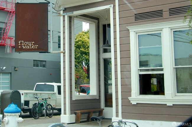 Building Photo - 2205 Bryant St