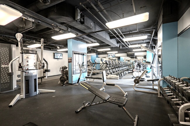 Building Photo - 10 E Ontario St