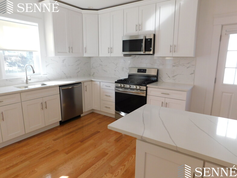 Primary Photo - 25 Fenwick St