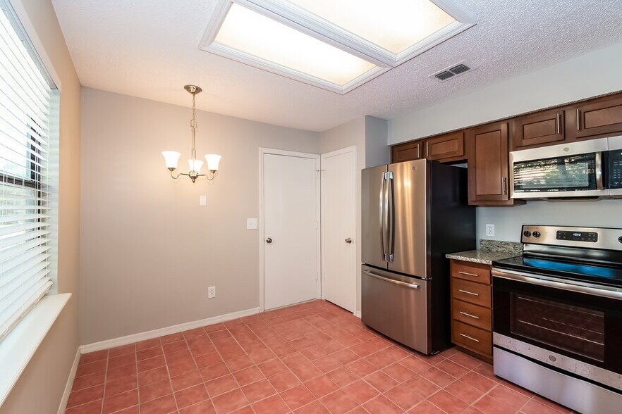 Building Photo - 7039 Eagles Perch Dr