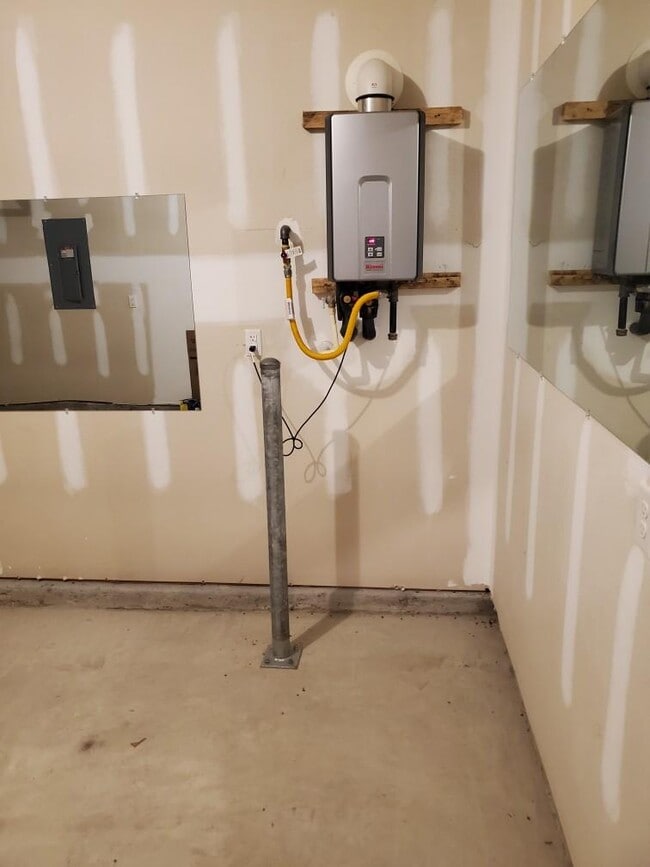 Building Photo - 416 Sandfarm Trail