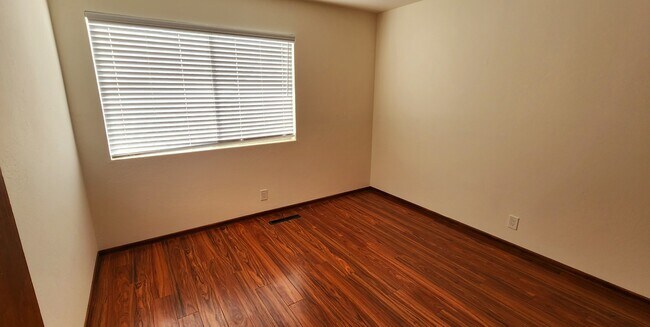Building Photo - 1703 Marshall Ct