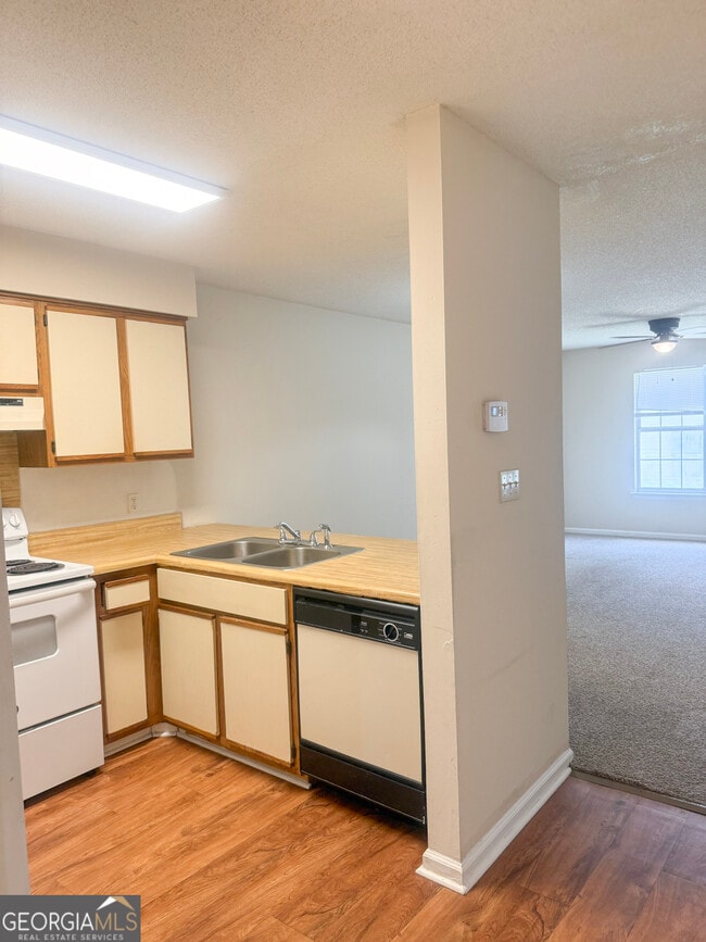 Building Photo - 222 Lanier Dr