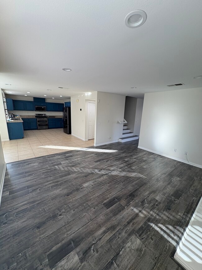 Building Photo - 871 Via La Venta