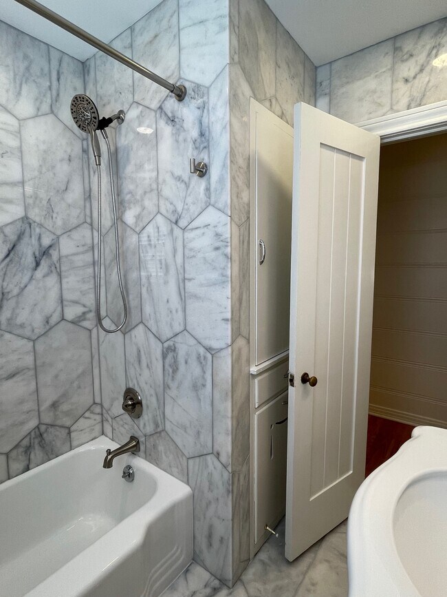 Building Photo - 3624 S Hills Ave