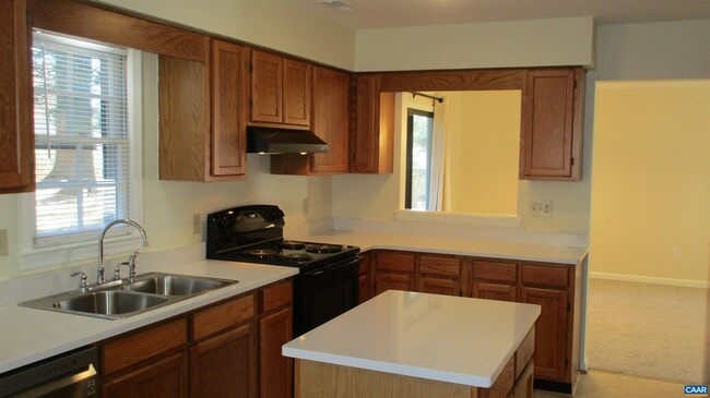 Building Photo - 1675 Ravens Pl