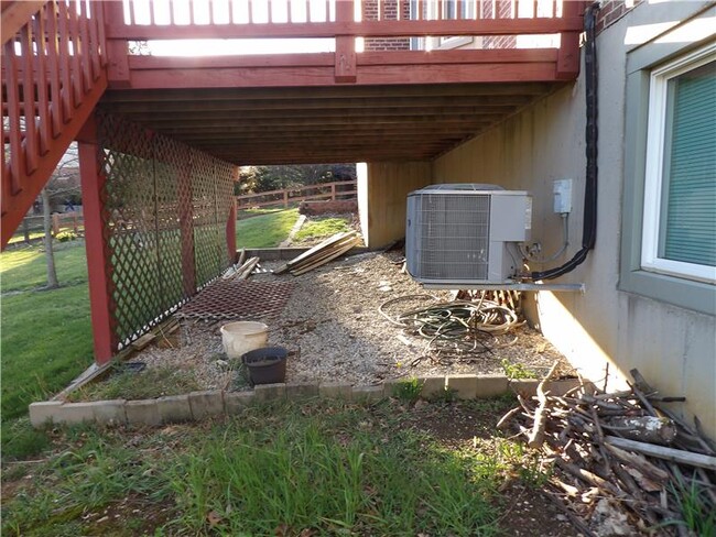 Building Photo - 10201 Hartwood Ct