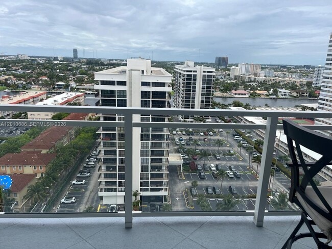 Building Photo - 2030 S Ocean Dr