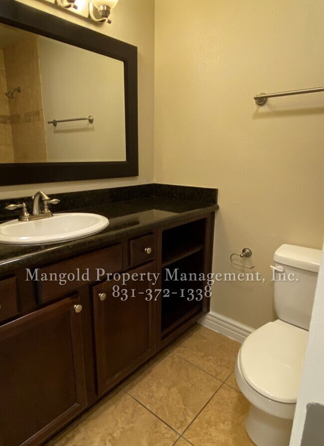 Building Photo - Spacious and Cozy Condo In Willow Glen - R...
