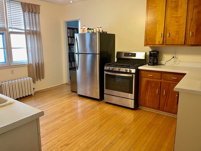 Kitchen - 316 S Grove Ave