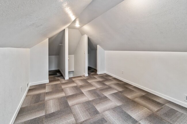 Building Photo - Beautifully Remodeled 3 Bed 1 Bath Single ...