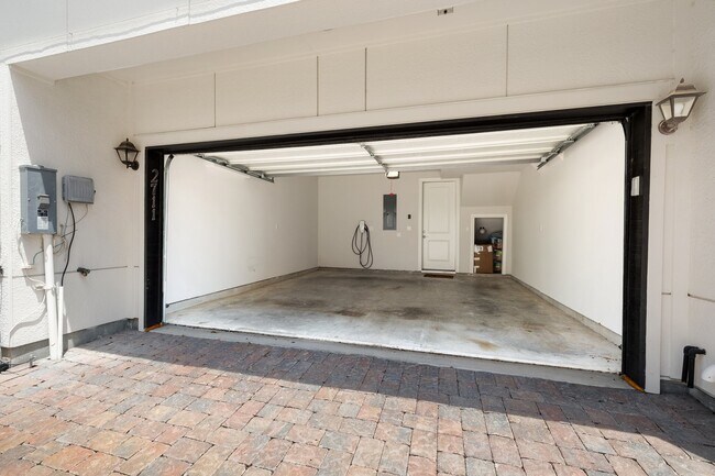 Building Photo - 2711 Stelter Pl