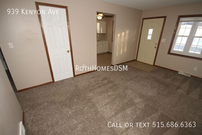 Building Photo - 939 Kenyon Ave