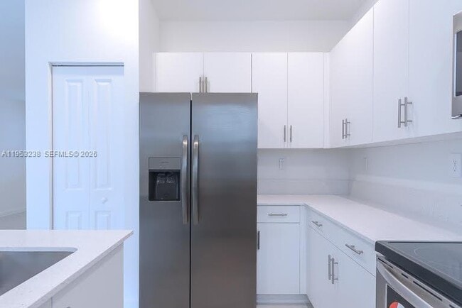 Building Photo - 2683 SE 11th St