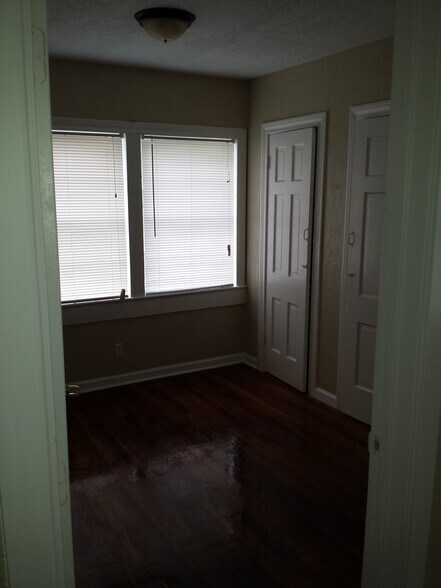 Building Photo - 3143 Magnolia, Unit b,