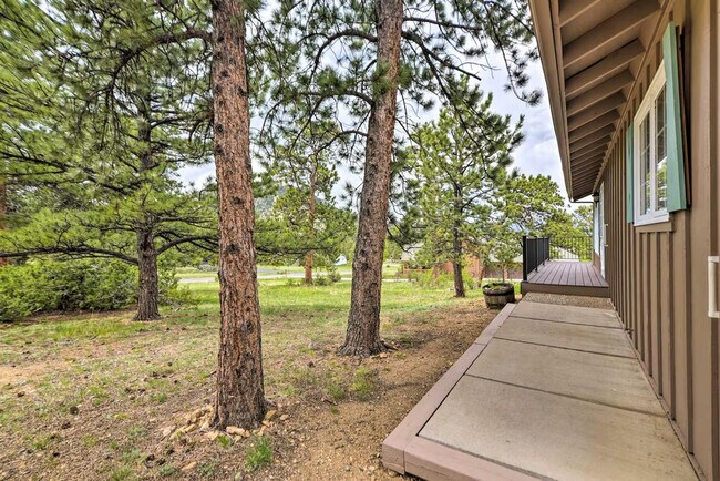 Building Photo - 2334 Carriage Dr